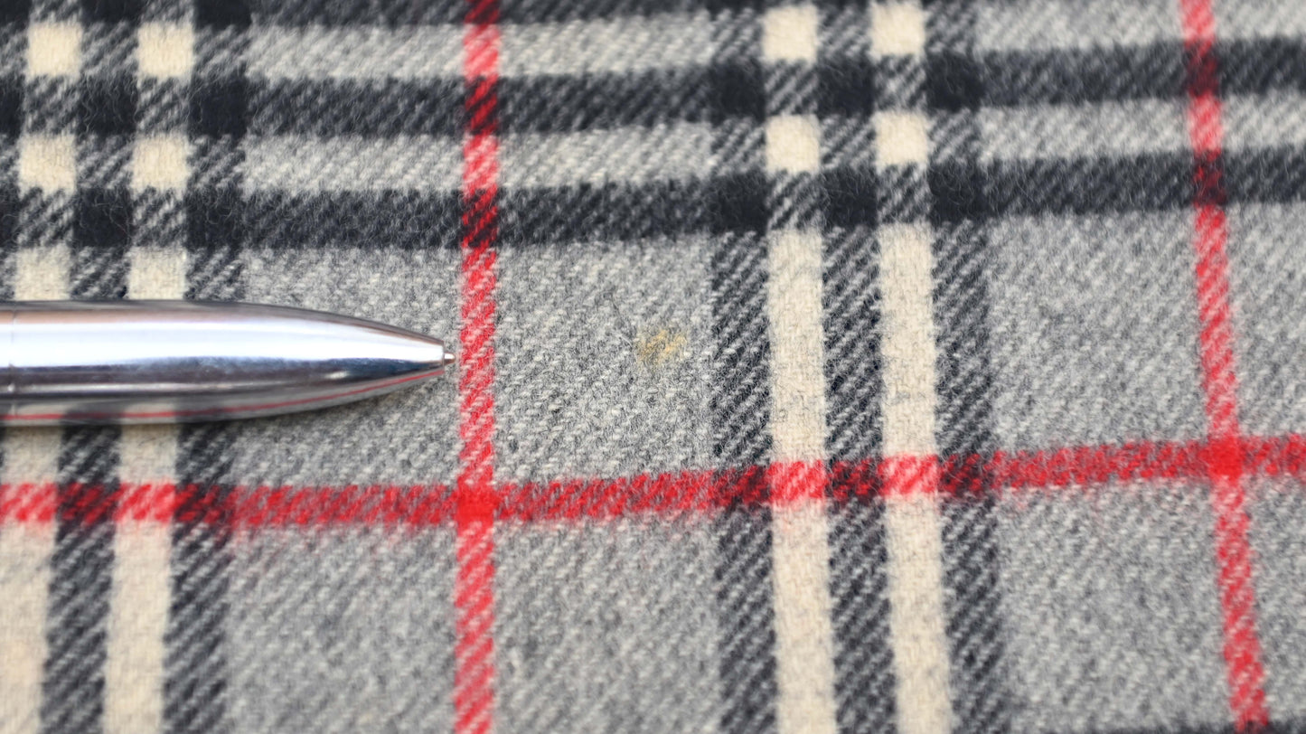 Luxury Vintage Burberry Scarf – Nova Check, Grey