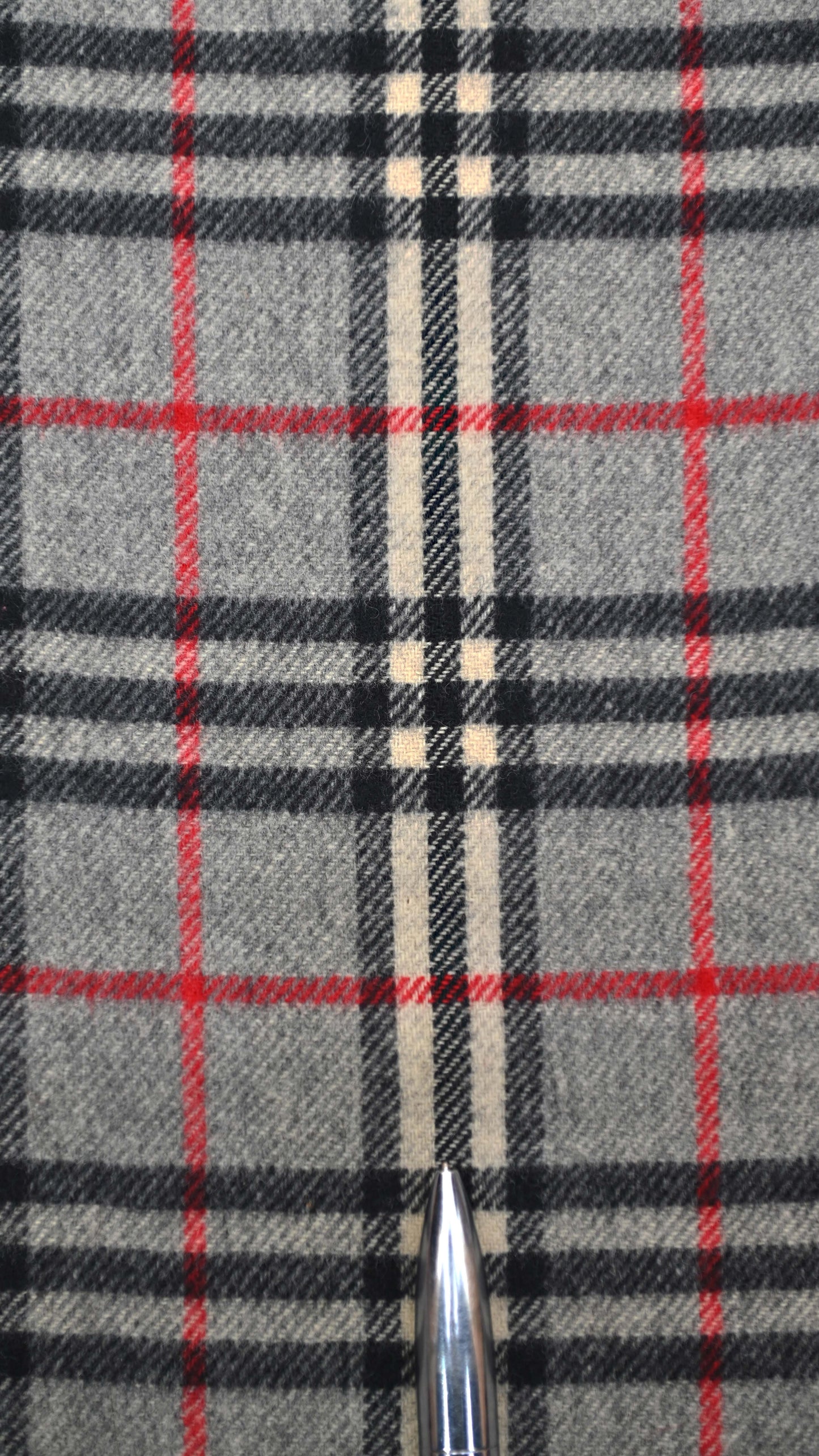 Luxury Vintage Burberry Scarf – Nova Check, Grey